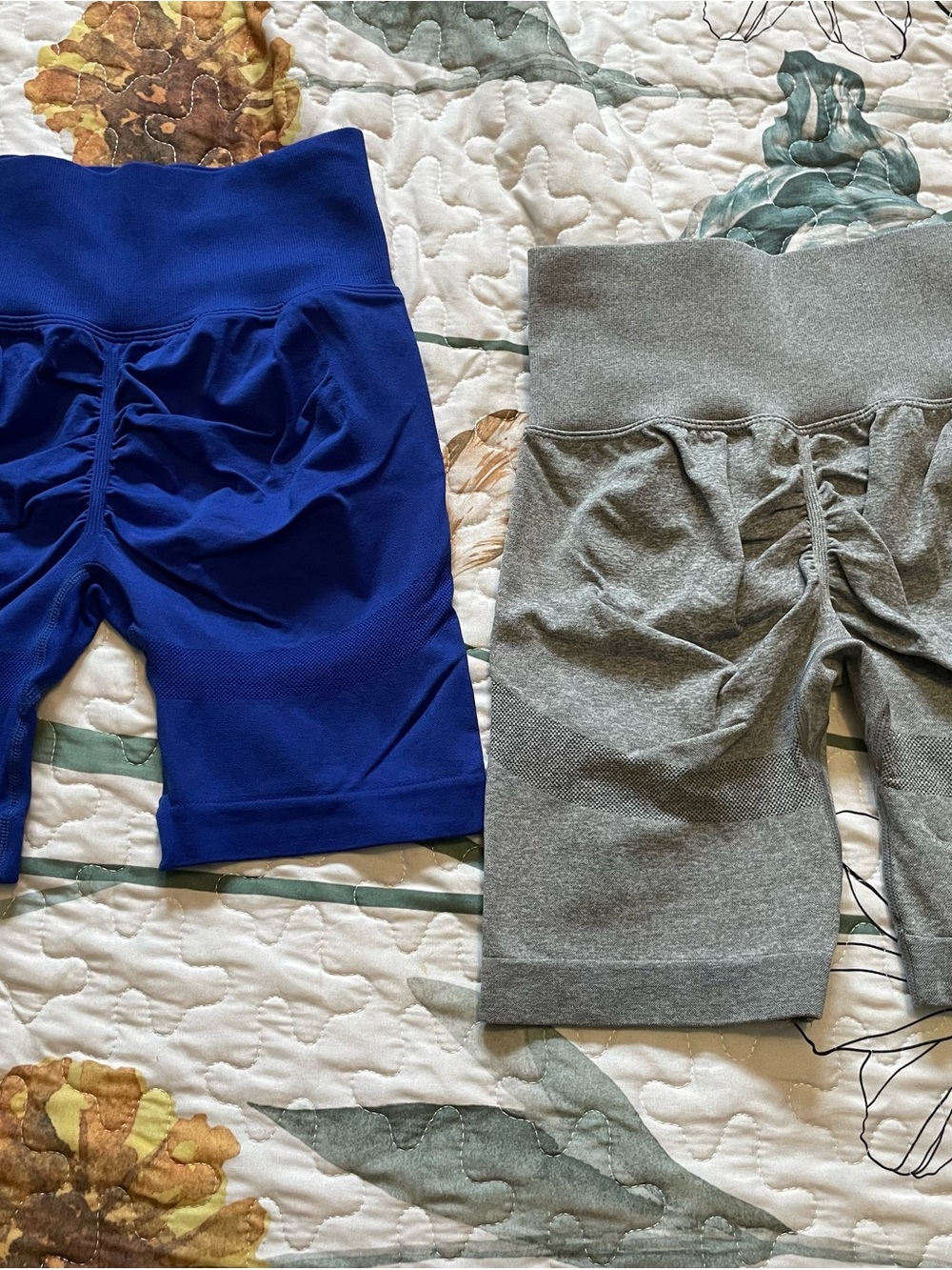 High-Waist Athletic Scrunch-Back Shorts in Blue and Gray